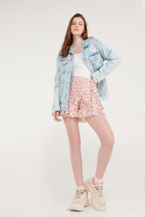 Short con bolsillos y estampado