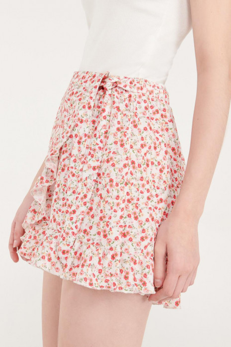 Short con bolsillos y estampado