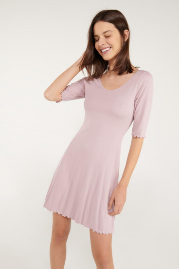 Vestido chic manga larga unicolor.