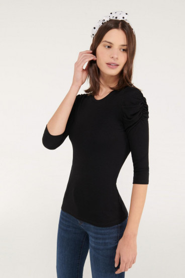 Camiseta manga corta unicolor, con recogido en mangas.