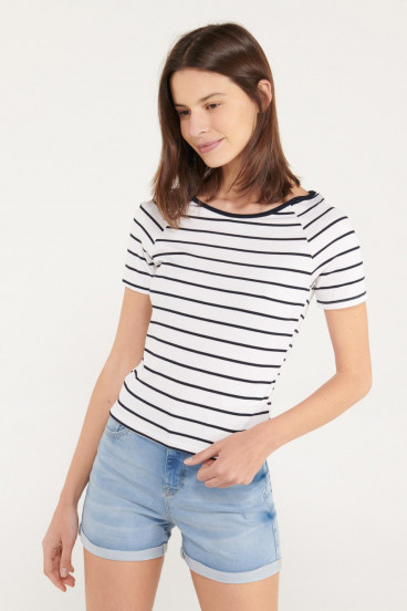 Camiseta básica, manga corta.