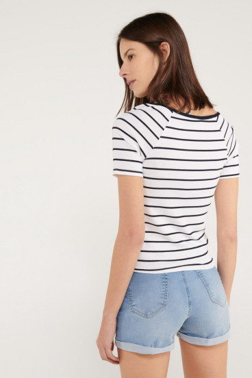 Camiseta básica, manga corta.