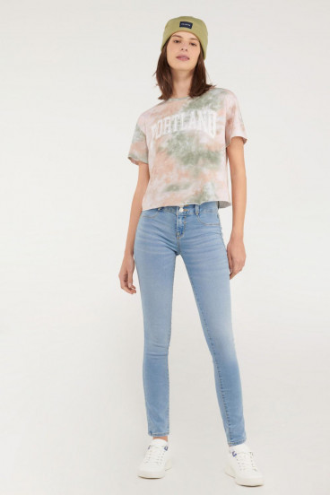 Camiseta manga corta y cuello redondo con estampado.