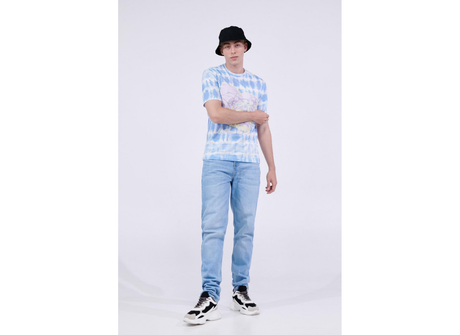 Camiseta Tie dye, manga corta estampada de MTV.