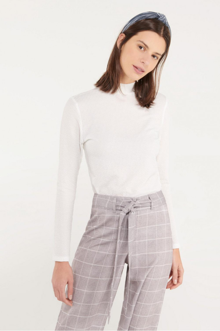 Camiseta chic manga larga con tela importada.