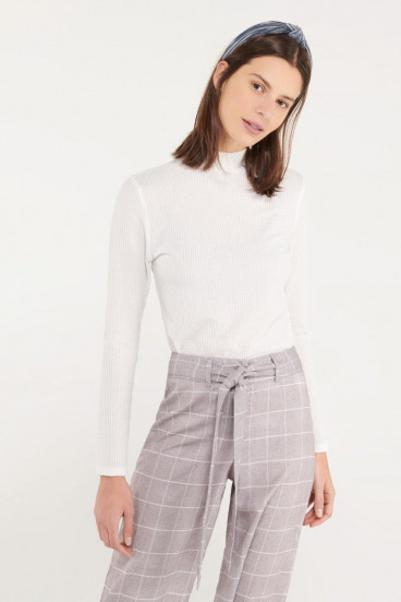 Camiseta chic manga larga con tela importada.