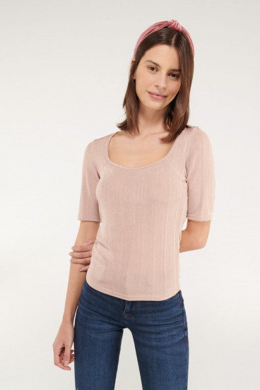 Camiseta chic manga corta con tela importada.