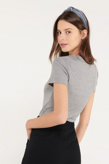 Camiseta básica, manga corta.