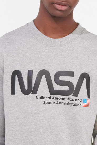 Buzo cuello redondo de NASA.