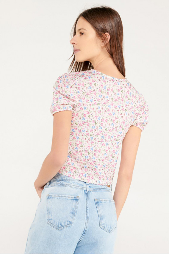 Camiseta manga corta con miniprint floral.