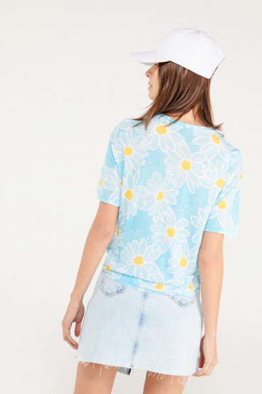 Camiseta manga corta con estampado en frente.