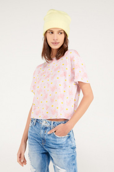 Camiseta manga corta con estampado en frente.