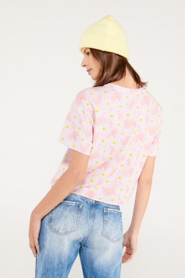 Camiseta manga corta con estampado en frente.