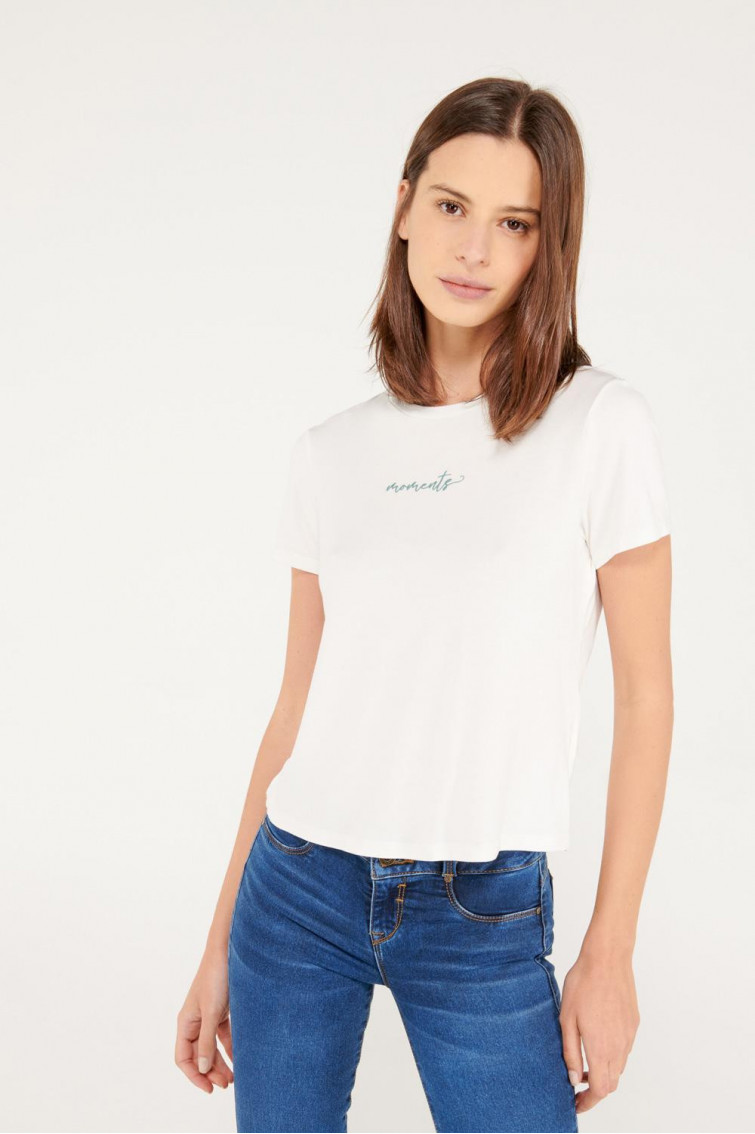 Camiseta manga corta y cuello redondo con estampado.