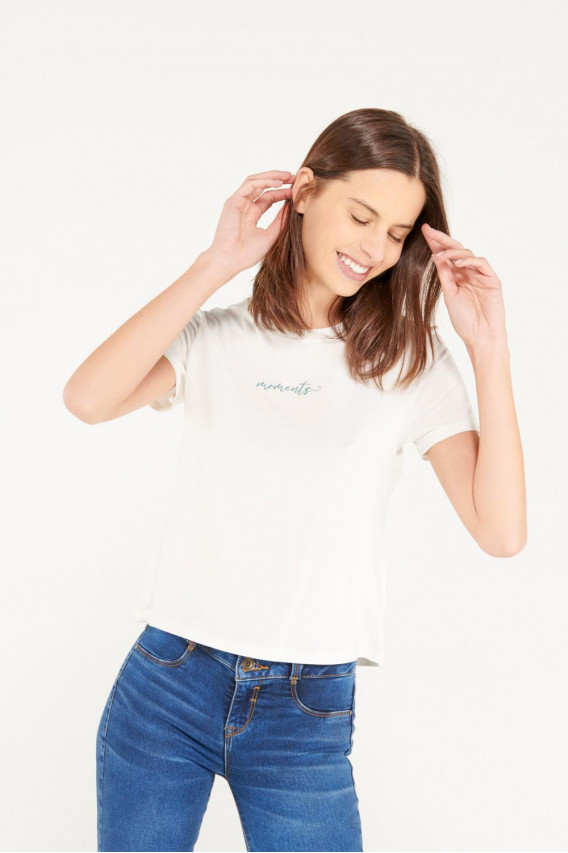 Camiseta manga corta y cuello redondo con estampado.