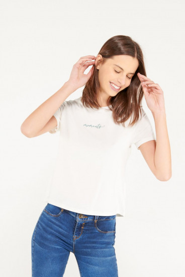 Camiseta manga corta y cuello redondo con estampado.