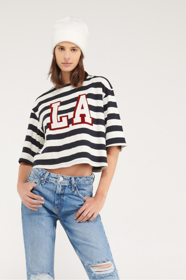Camiseta manga corta con estampado en frente