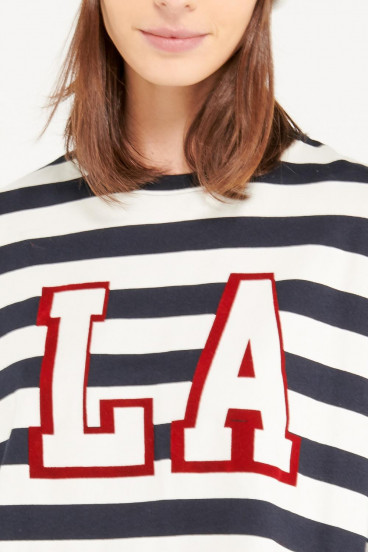 Camiseta manga corta con estampado en frente