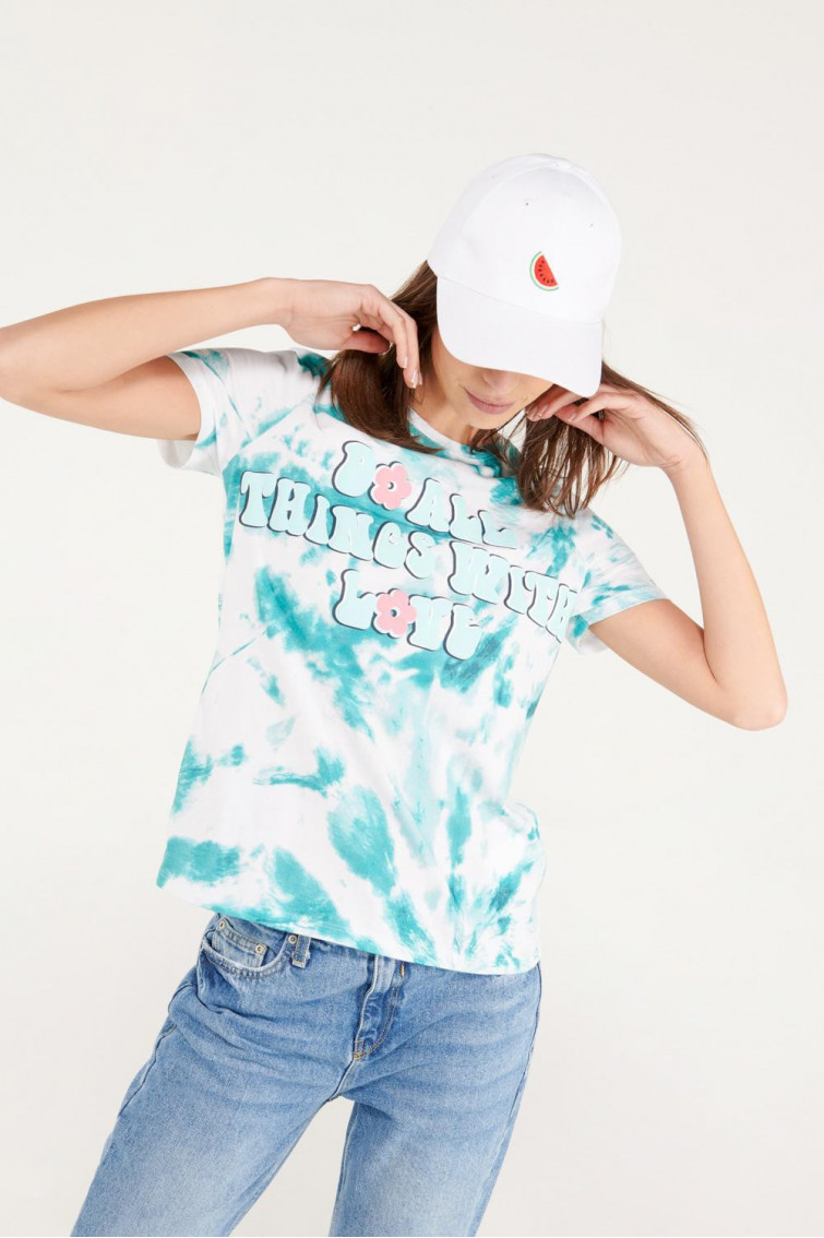 Camiseta manga corta con estampado en frente.