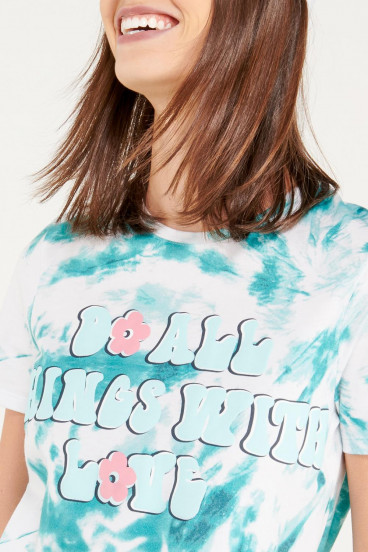 Camiseta manga corta con estampado en frente.