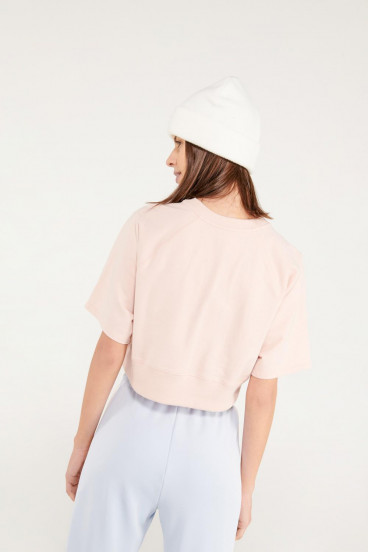 Camiseta manga corta con estampado en frente.