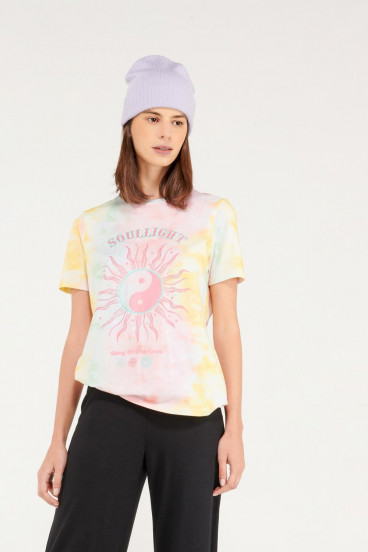 Camiseta manga corta con estampado en frente.
