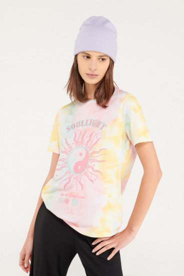 Camiseta manga corta con estampado en frente.