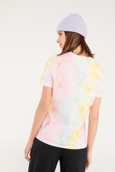 Camiseta manga corta con estampado en frente.