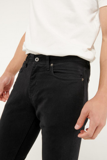 Jean slim rigido
