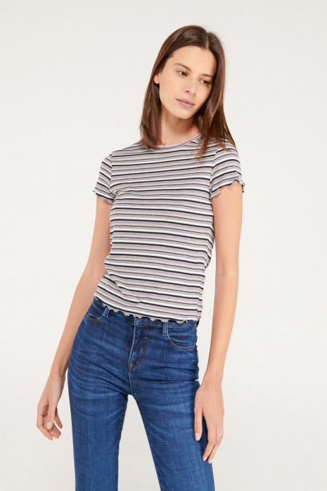 Camiseta cuello redondo para mujer, manga corta en rib.