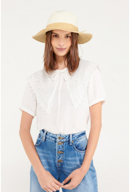 Blusa cuello Bordado