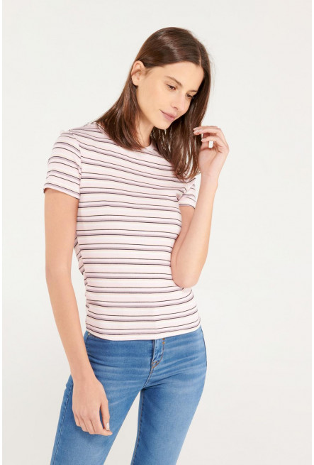 Camiseta básica, manga corta.