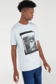 Camiseta manga corta con estampado.