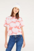 Camiseta manga corta con estampado en frente.