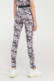 Leggins largos, con tela sublimada.