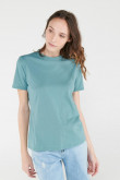 Camiseta manga corta unicolor.