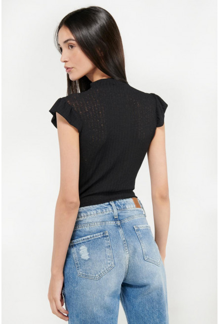 Camiseta chic manga sisa con tela importada.
