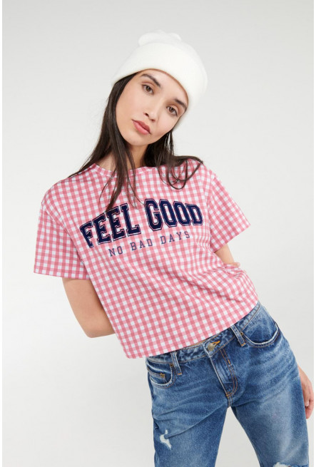 Camiseta manga corta con estampado en frente.