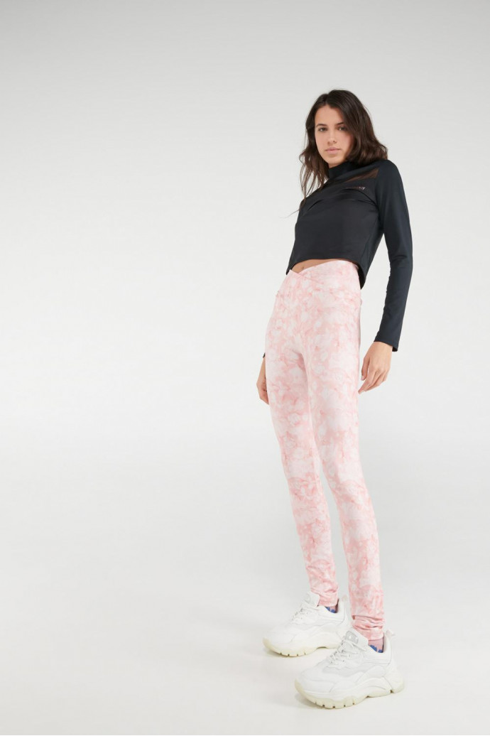 Leggins largos, con tela sublimada.