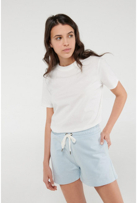 Short unicolor con bolsillos