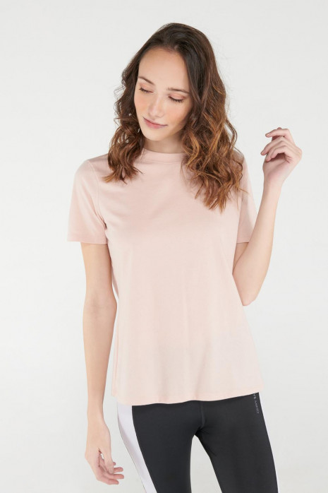 Camiseta manga corta unicolor.