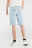 Bermuda de jean Slim azul muy clara con rotos
