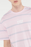 Camiseta manga corta a rayas estampada.