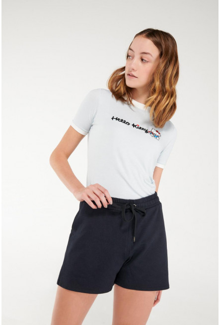 Short unicolor con bolsillos