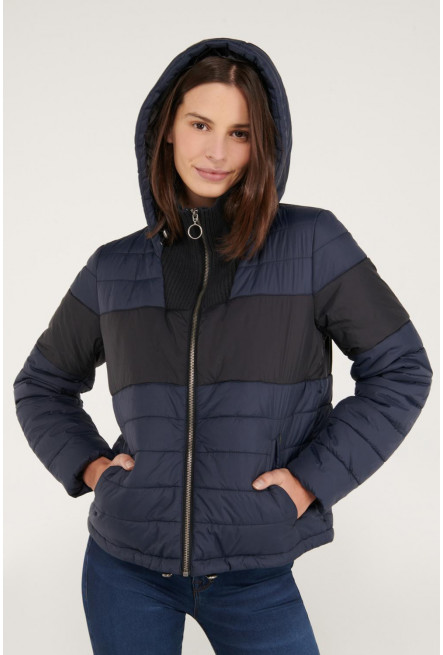 Chaqueta acolchada con capota