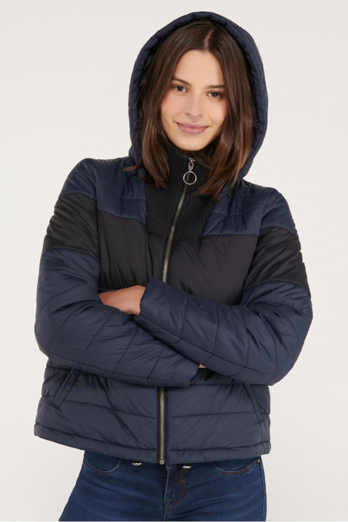 Chaqueta acolchada con capota