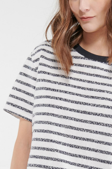 Camiseta manga corta, líneas.