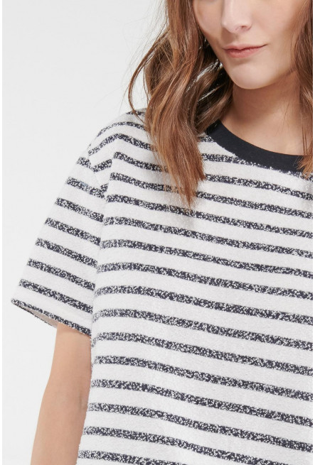 Camiseta manga corta, líneas.