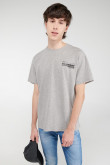 Camiseta manga corta con estampado.