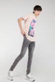 Camiseta manga corta con estampado.